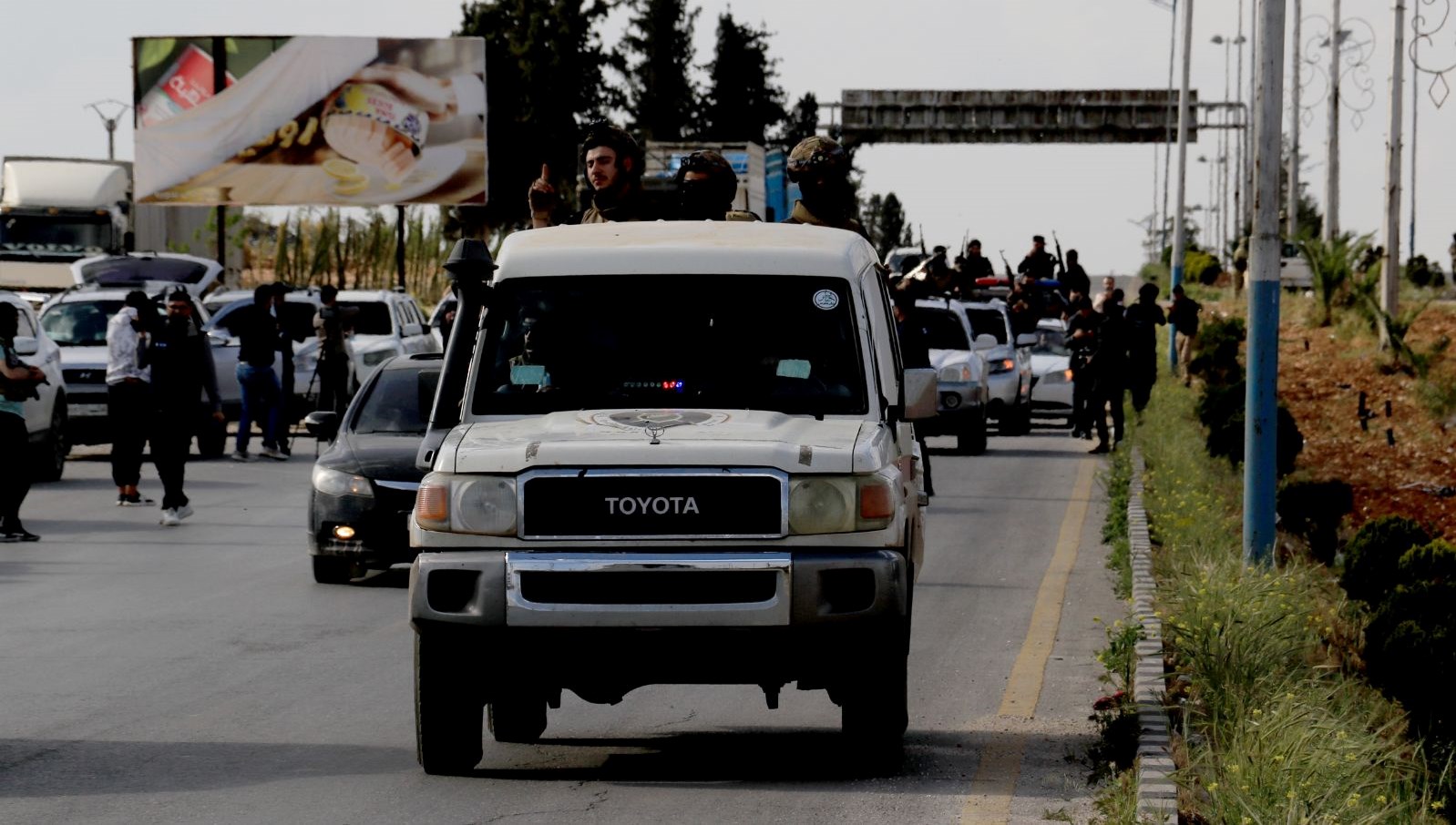 pkkypgli 250 terorist halepten cekilmeye basladi