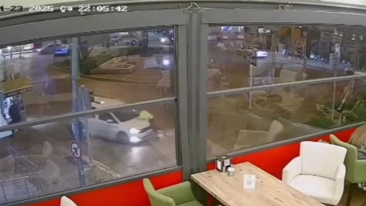 Polis memurunu aracın kaputunda sürükledi 71 polis memurunu aracin kaputunda surukledi ghGpkql5