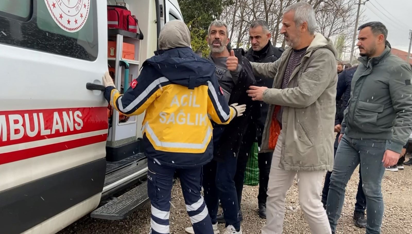 polisten kacmak istedi balkondan atlayip yaralandi v6ylrpHL