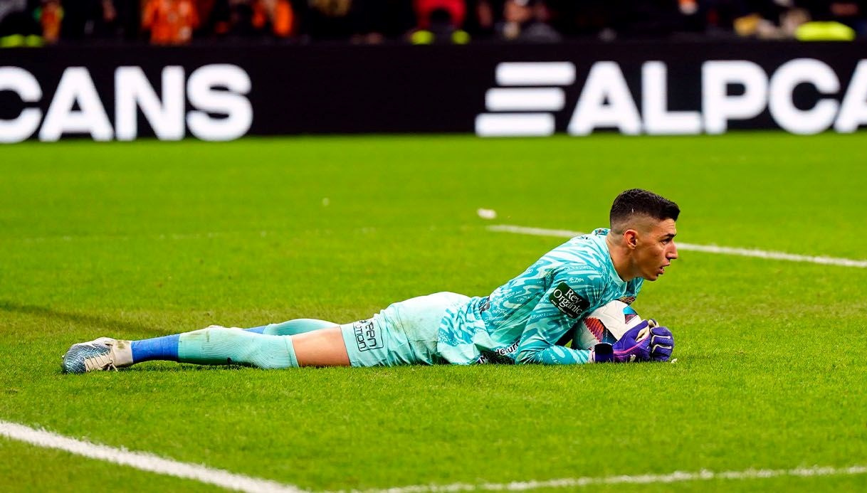 Premier Lig devleri Berke Özer'i izlemeye geldi 71 premier lig devleri berke ozeri izlemeye geldi RCKkgFF2