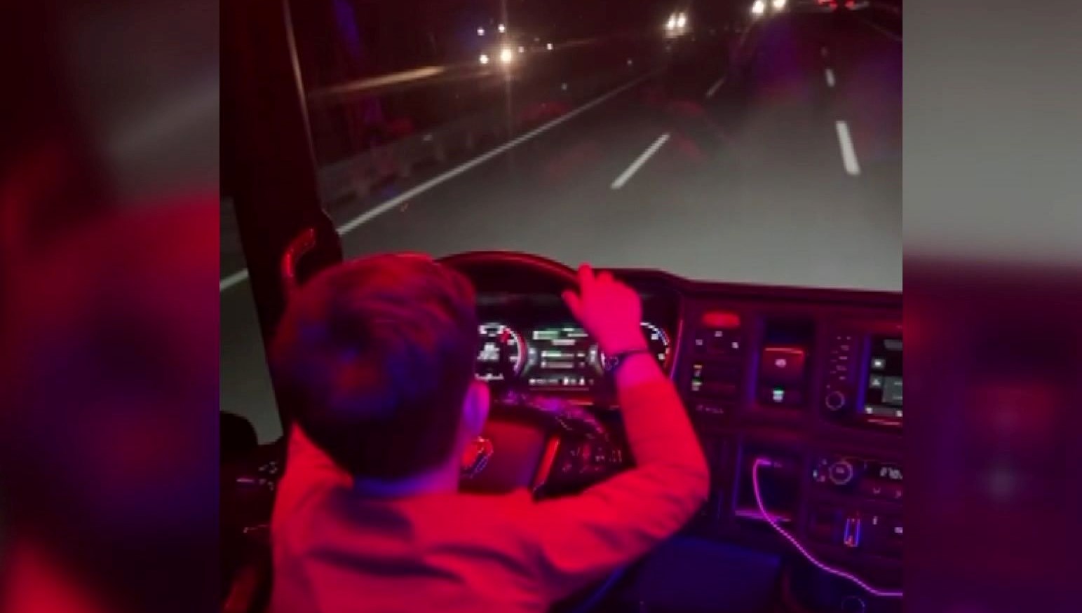 reaksiyon ceken imaj 7 yasindaki cocuga tir kullandiran baba goruntuye cekti 3KaZrFQh