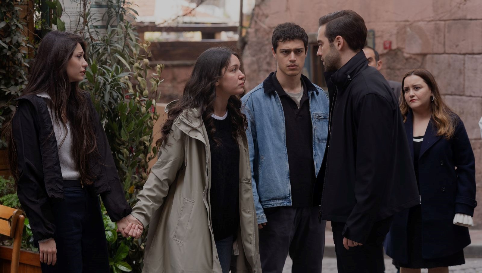 sahipsizlerde azize ve devran karsi karsiya geliyor LDgagGeL