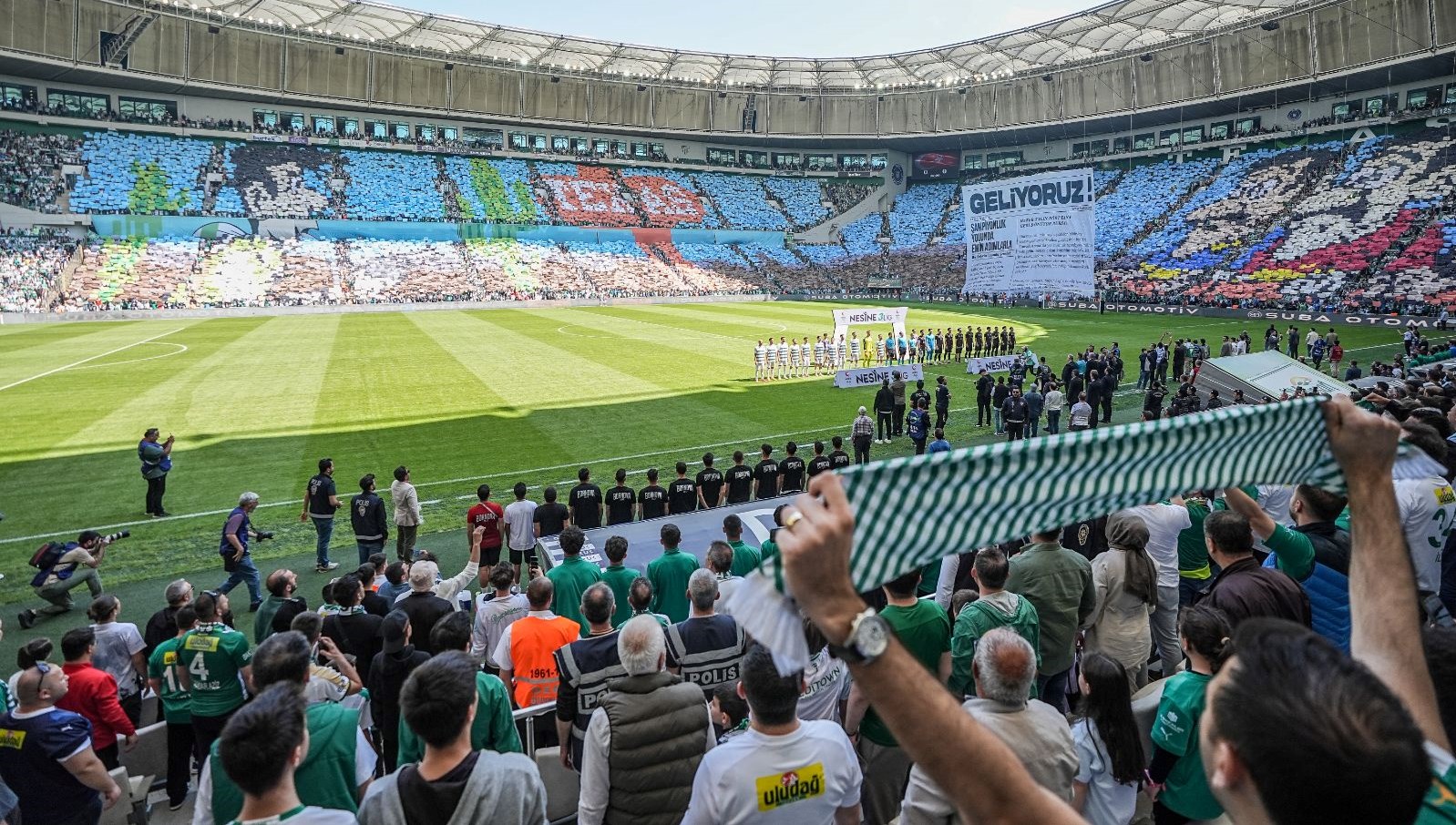 sampiyon bursaspor kupasina 45 bin taraftari onunde kavustu