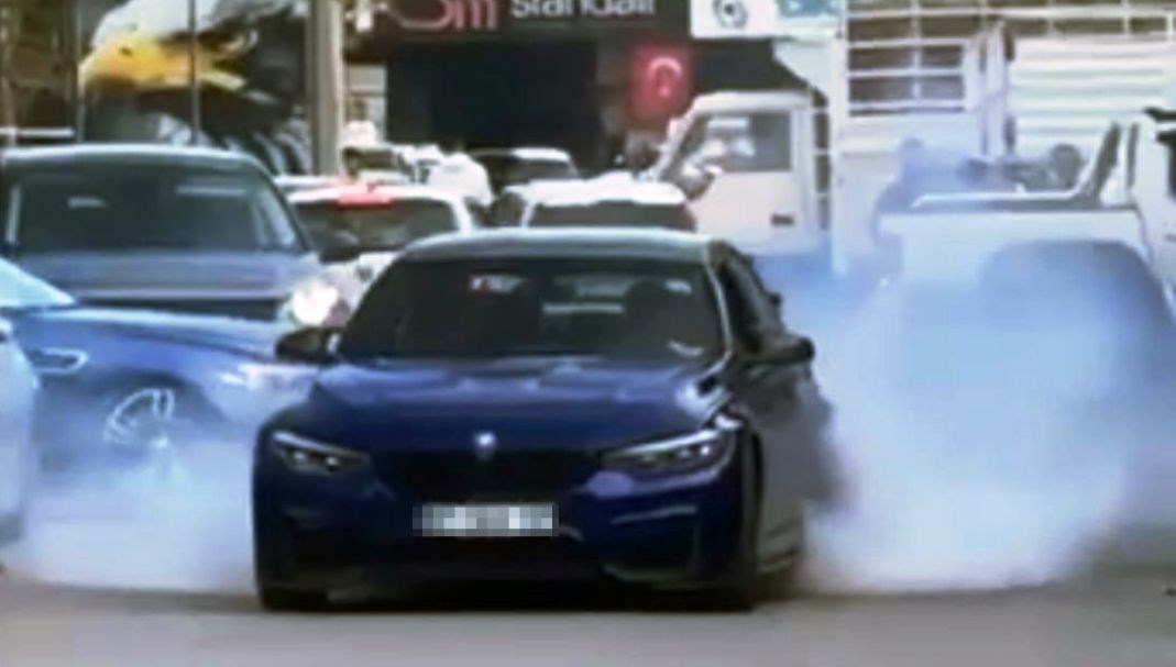 sanayi sitesi esnafinin drift isyani 4NCcRiae