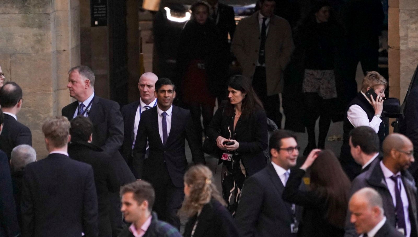 secim tarihi uzerine bahis oynayan eski vekil hakim karsisina cikacak VNv1NG8V