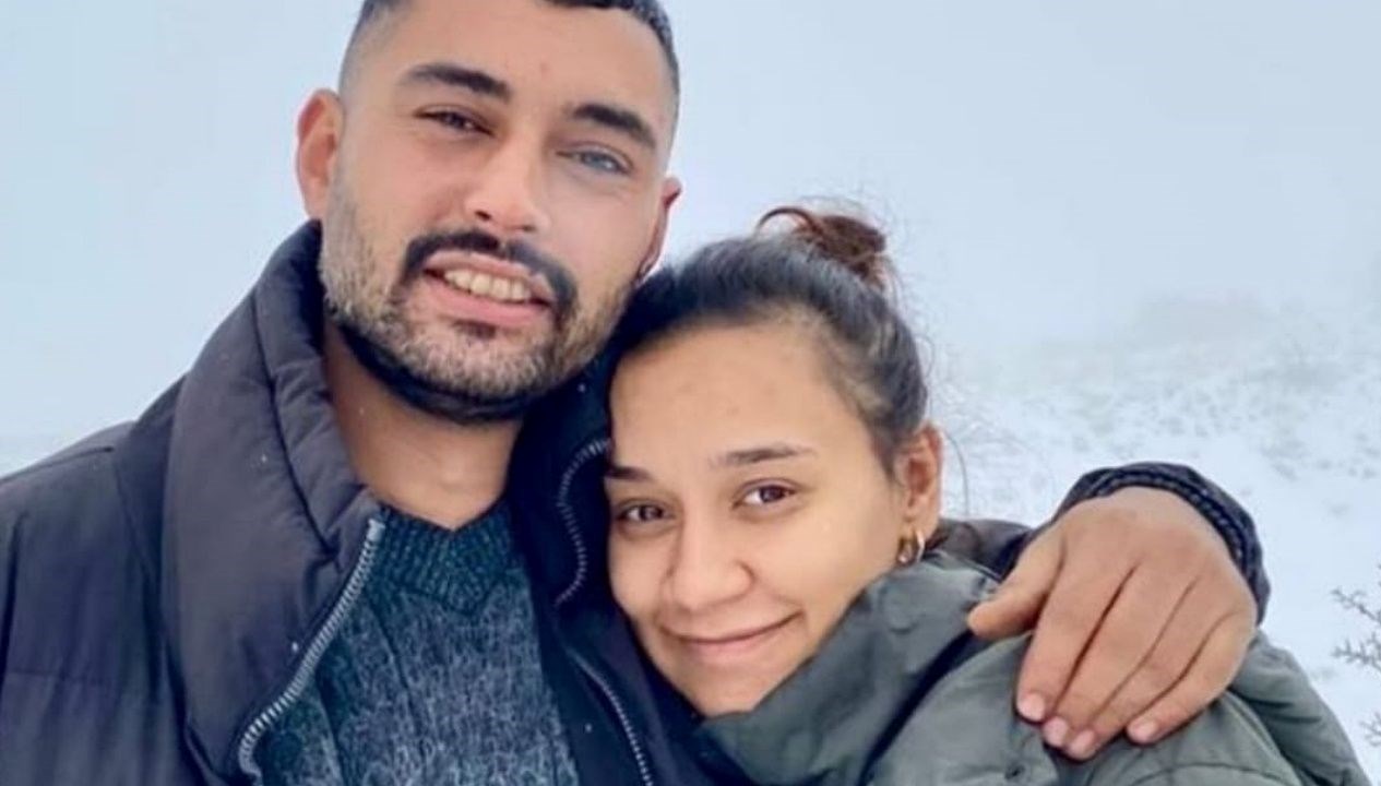 sekiz aylik gebe esini basindan vurarak katletti