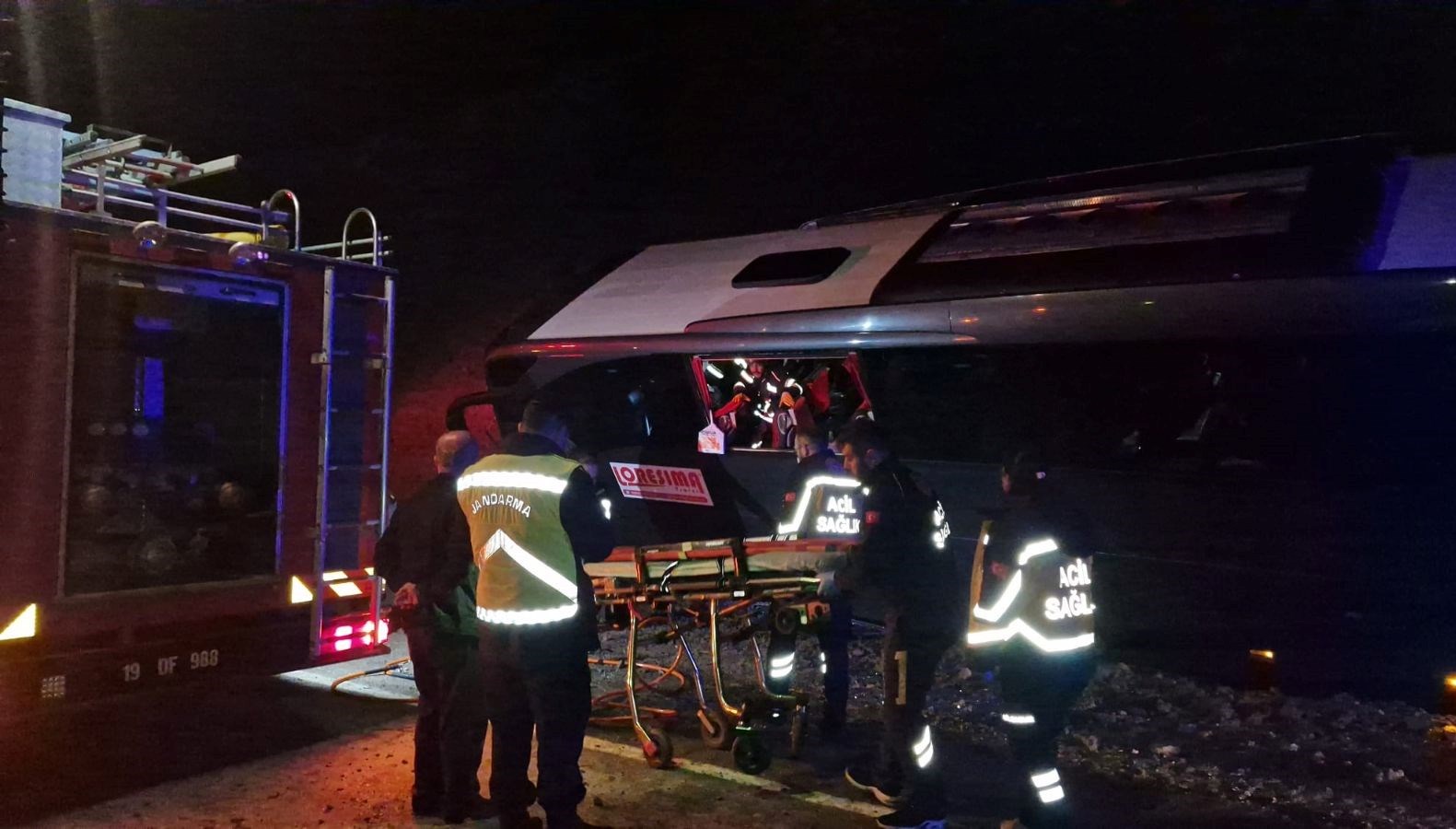 senlikten donen cesit otobusu kaza yapti 23 yarali mCrnvLOD