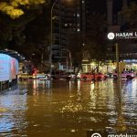 siddetli yagmur adanayi vurdu araclar suya gomuldu 7Fgg4HZN