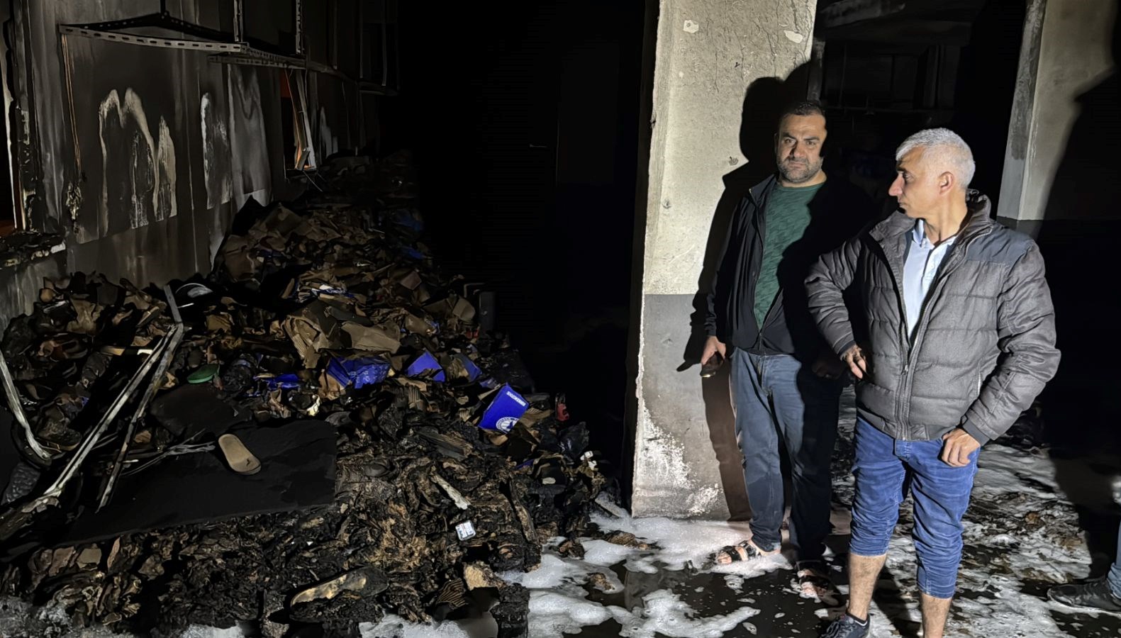 siirtte terlik fabrikasinda yangin 11 kisi dumandan etkilendi Wte1qUSG