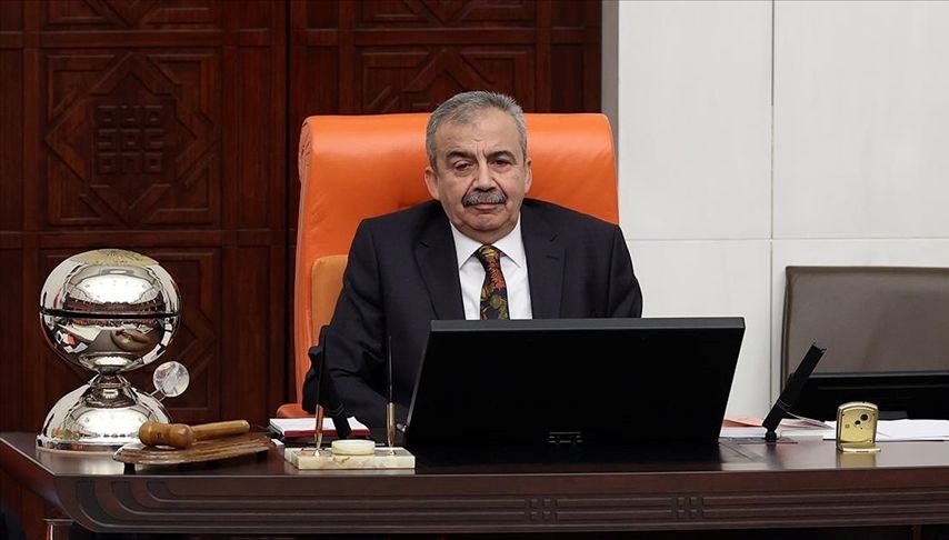 sirri sureyya baskan kalprahatsizligi nedeniyle ameliyata alindi c9ZcXNAu