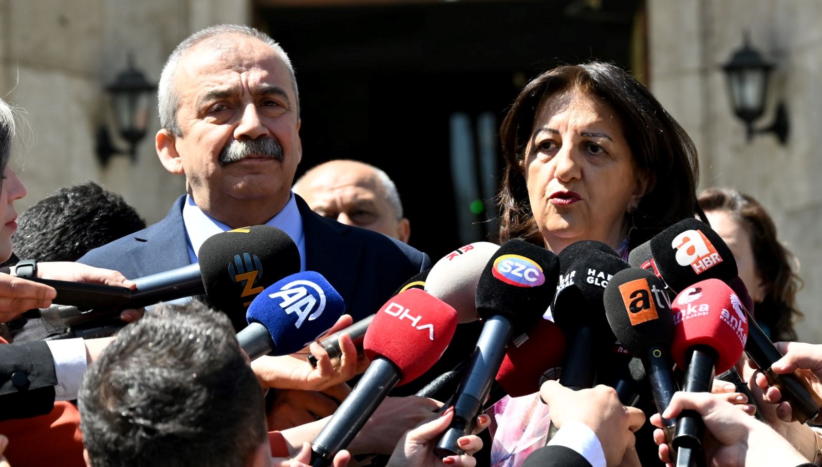 Sırrı Süreyya Başkan kimdir, hastalığı ne? 71 sirri sureyya baskan kimdir hastaligi ne Vcrb88bm