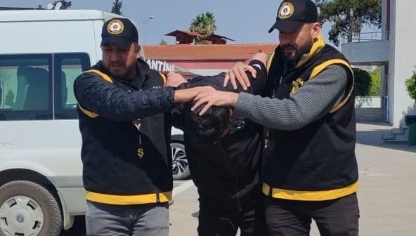 sokak ortasinda 3 kisi oldurulmustu cinayetin nedeni ortaya cikti 3 kisi tutuklandi NIU5c4l8