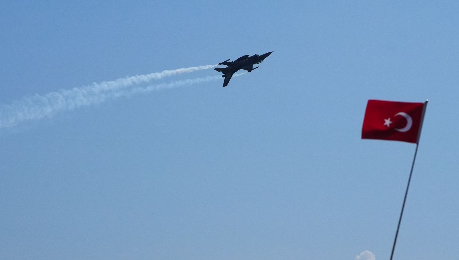 SOLOTÜRK'ten Çanakkale'de uçuş 71 soloturkten canakkalede ucus 3kI1tM6W