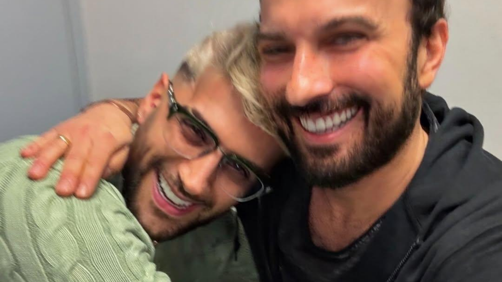 Tarkan ve Reynmen’den Sahne Arkasında Duygu Dolu Anlar 71 tarkan ve reynmenden sahne arkasinda duygu dolu anlar Ga99rlKq