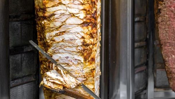 Tavuk Döner Dehşeti: Zehirlenenlerin Ağzından Hastane İşkencesi 71 tavuk donerden zehirlenenler konustu hastanede herkes kivraniyordu