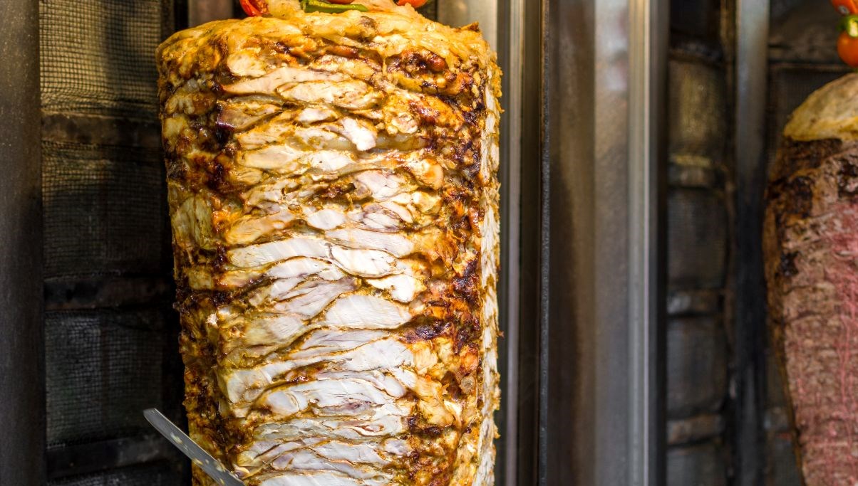 Tavuk Döner Kabusu: Zehirlenme Vakaları Hastaneyi İnletti 71 tavuk donerden zehirlenenler yasadiklarini anlatti hastanede herkes kivraniyordu CsVmVJe3