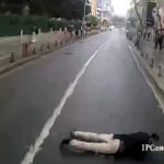 tekirdagda akilalmaz olay bir anda otobusun onune yatti HMUKzaqx