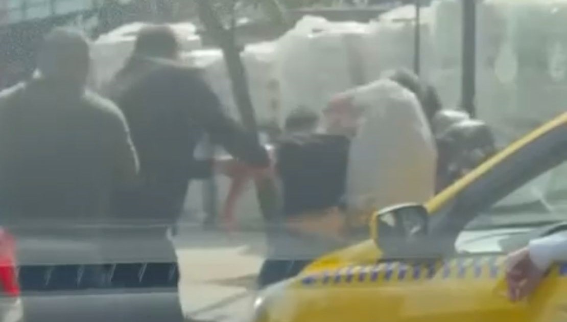 Trafikte yumruklar konuştu 71 trafikte yumruklar konustu VR5JKtpg