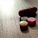 trump dayatti dev ilac sirketi yatirim sozu verdi KBMgSjPR