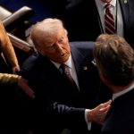 trump faturayi hastalara kesti 4 milyon kisi olebilir Mx9kaTyq