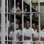 trump siyasetine yasal darbe ezkaza hudut disi edilen adamin iadesi icin 3 gun sure SsWHugeD