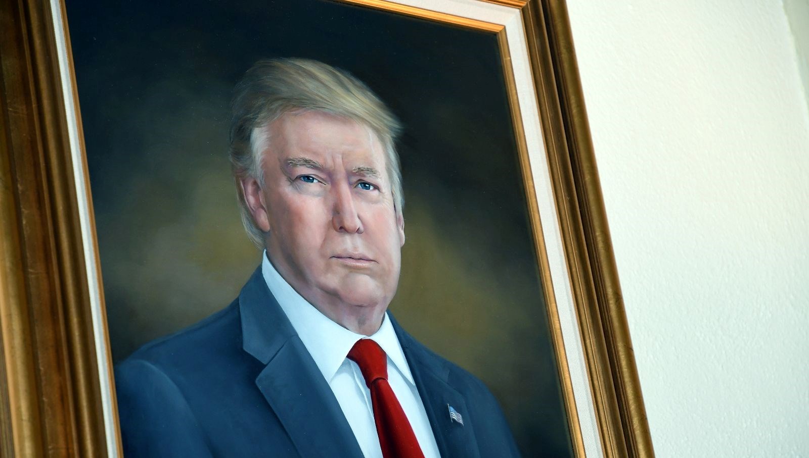 trumpin gercekten en kotu portresini yapan sanatkarin meslegi tehdit altinda 96TEThDC