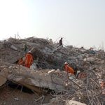 turk takimlari myanmarda 5 gun sonra bir kisi enkazdan sag cikarildi HGBIbSPl