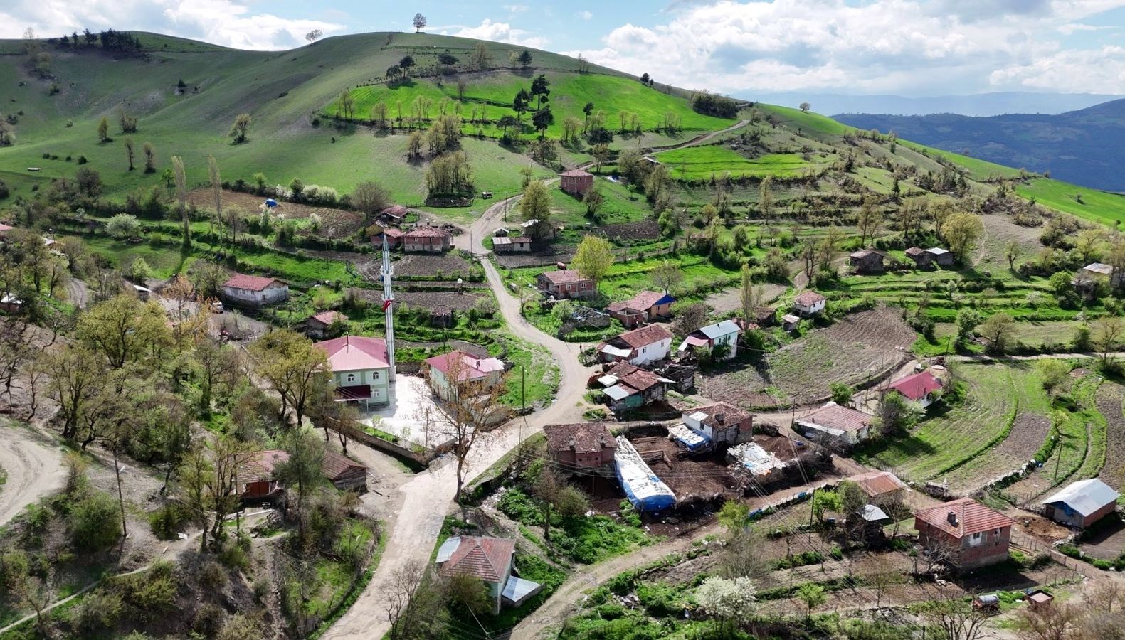 Türkiye'deki bir mahallenin birden fazla sağır ve dilsiz: Yeni doğan çocuklar doğuştan engelli dünyaya geliyor 71 turkiyedeki bir mahallenin birden fazla sagir ve dilsiz yeni dogan cocuklar dogustan engelli dunyaya 7DV5UgEV