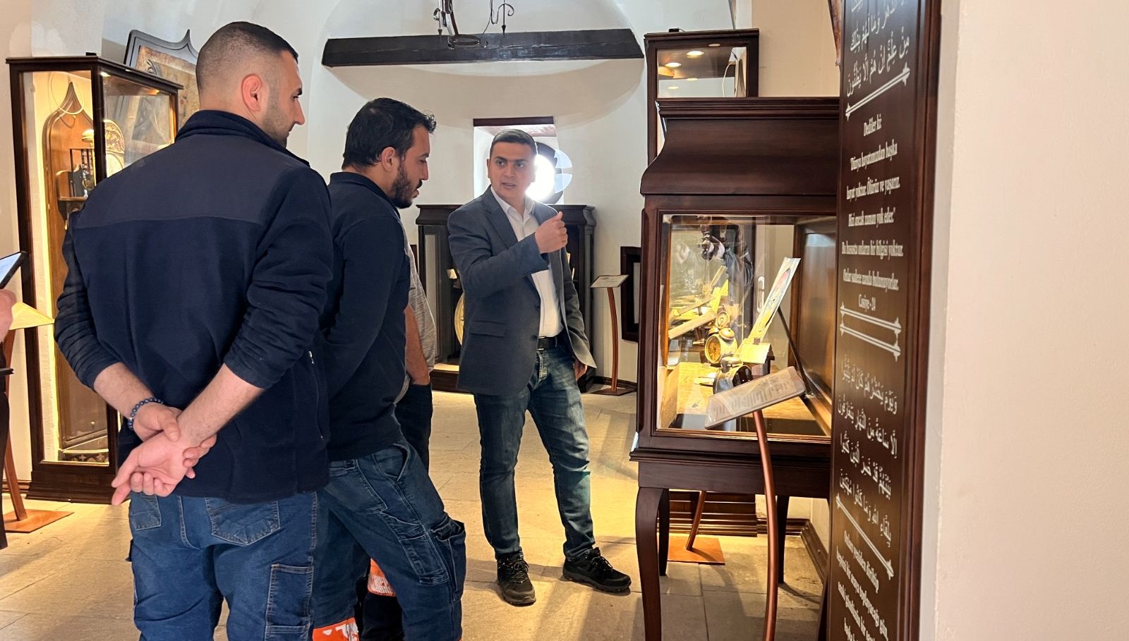 Türkiye'nin İlk Saat Müzesi: Birincilik Ödülüyle Taçlandırıldı 71 turkiyenin birinci vakit muzesi en l figur mukafatina layik gorulmustu