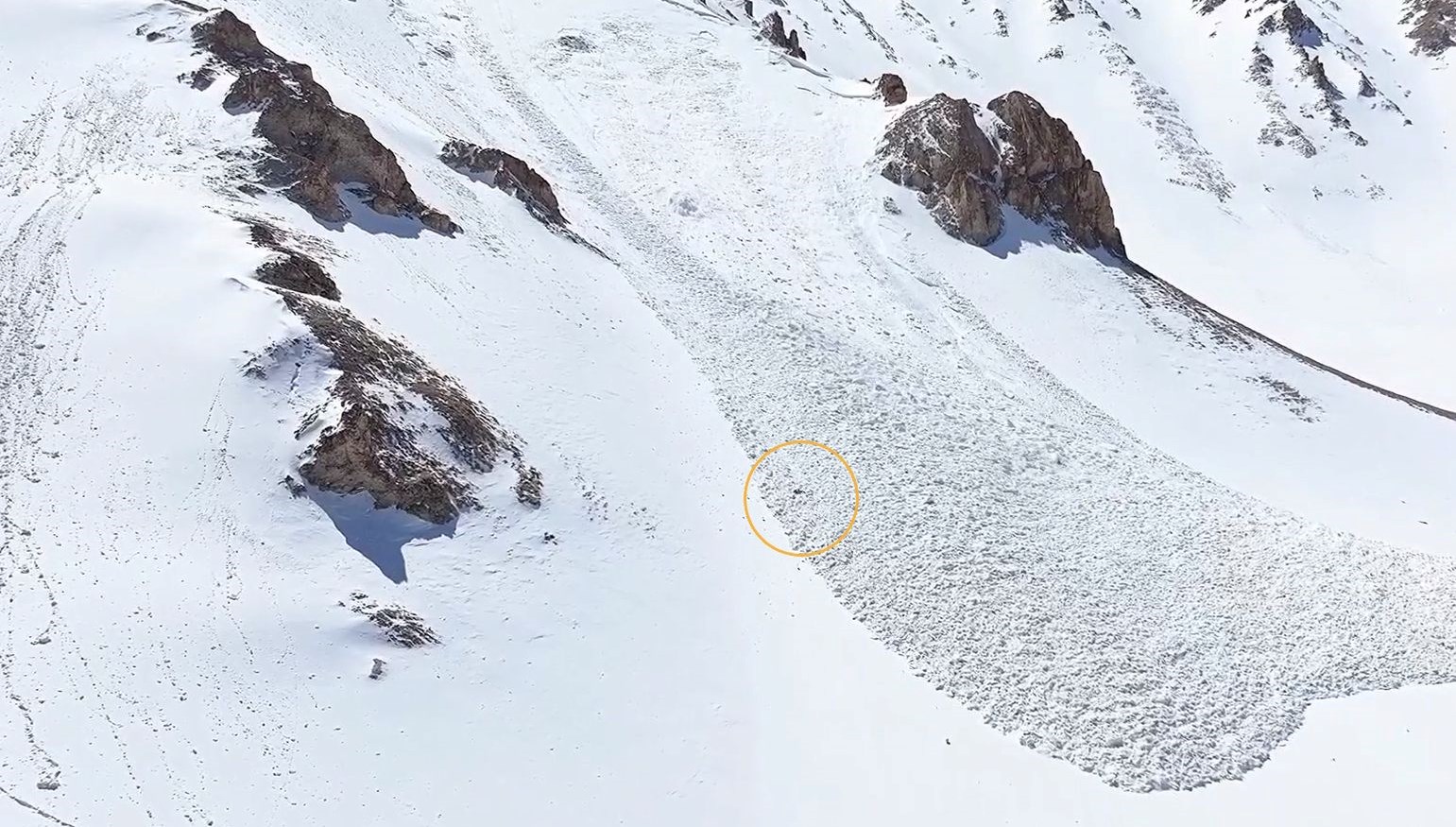 Van'da Kar Mucizesi: Çığ Altında 60 Metre Sürüklenen Hayat 71 vanda mucize kurtulus cig altinda kaldi 60 metre suruklendi