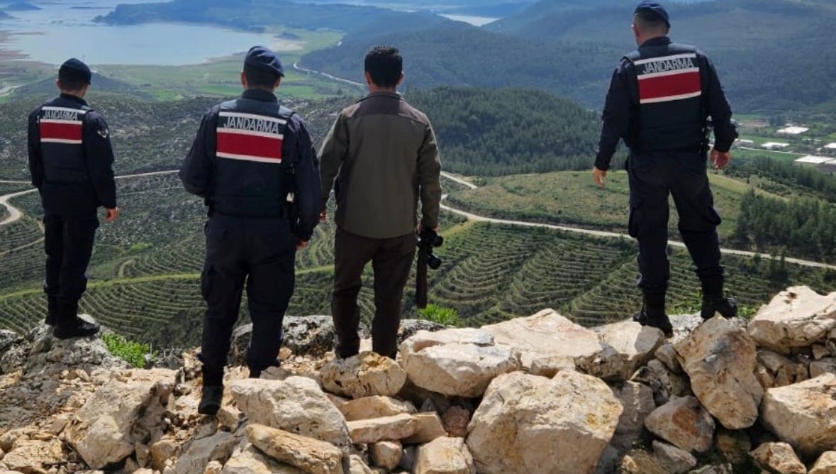 Yaban keçisi avlayan zanlıya 671 bin 355 TL ceza 71 yaban kecisi avlayan zanliya 671 bin 355 tl ceza rYfp2r8y