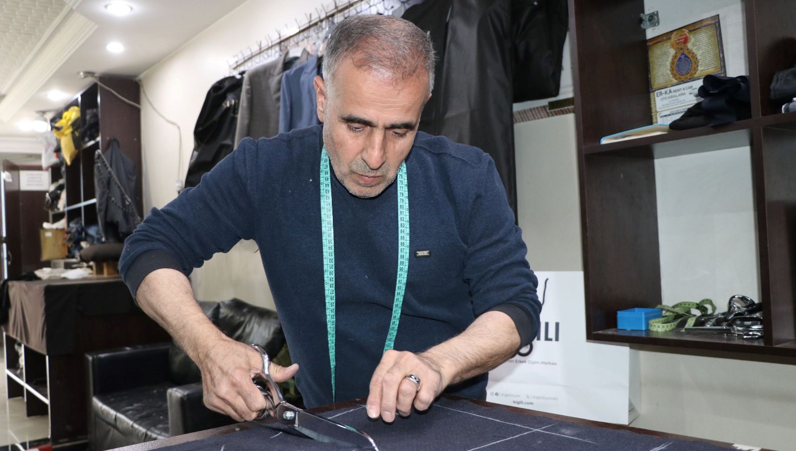 yanlis igne sonucu sag bacagi felc kaldi mahzuru mesleginden koparmadi UXtRWGPR