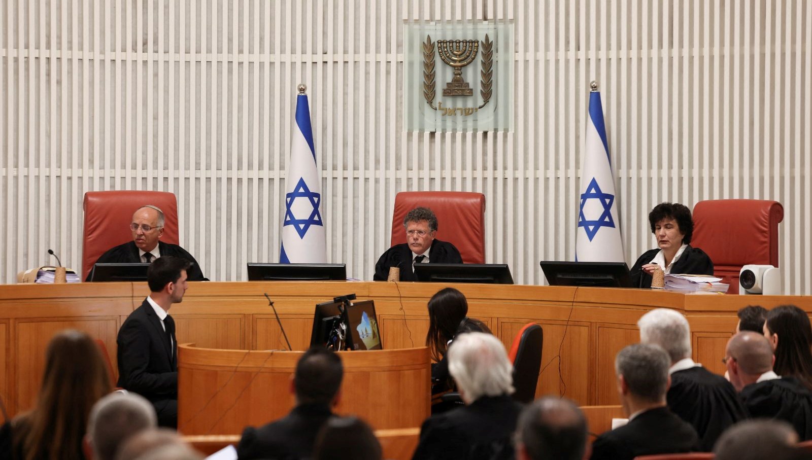 yuksek mahkeme netanyahunun sin bet kararina dur dedi BsaEEjEb