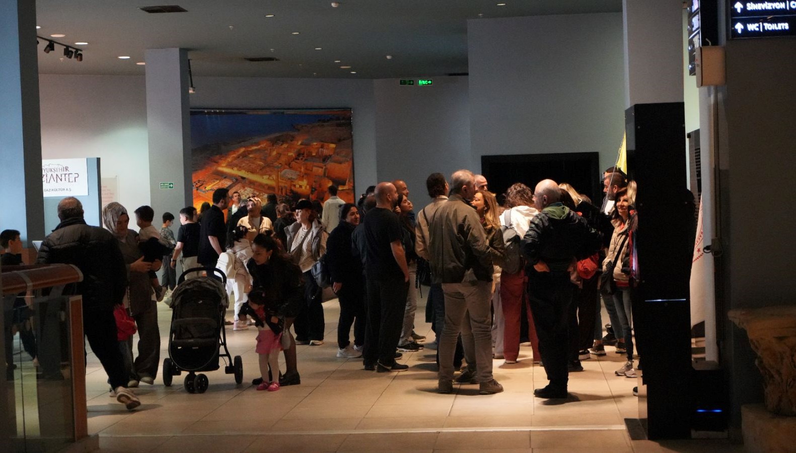 Zeugma'da Bayram Büyüsü: Mozaik Müzesi Ziyaretçi Akınına Uğradı 71 zeugma mozaik muzesinde bayram rekoru GKXOTsQv