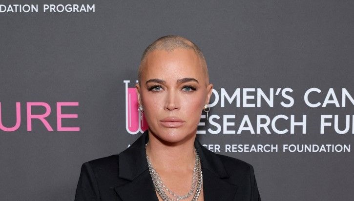 4. evre kanser teşhisi konulan Teddi Mellencamp galada: Hastalık akciğerlerine ve beynine yayılmış 71 4 evre kanser teshisi konulan teddi mellencamp galada hastalik akcigerlerine ve beynine yayilmis