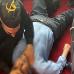 camide namaz kilarken bicaklandi BPsTJjEg