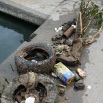 denizden cikti lastik tekerlekler teneke kutular cam siseler ltmXlY8E