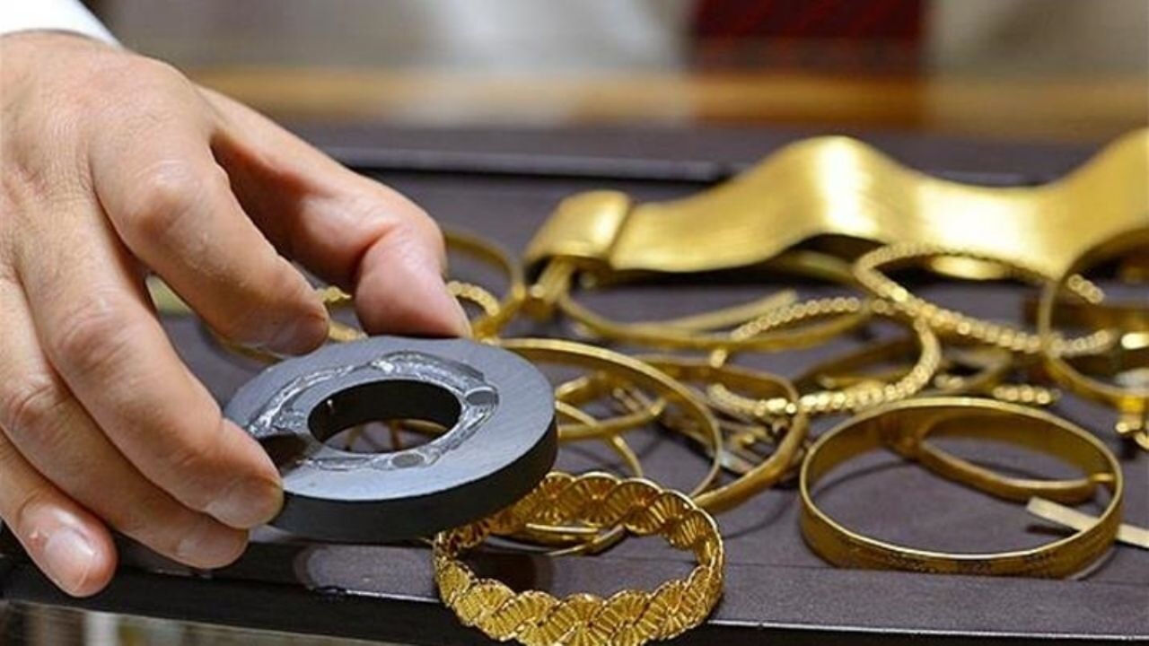 Düğün sezonunda altın alacaklar dikkat! Sahte ürünler piyasayı sardı 71 dugun sezonunda altin alacaklar dikkat sahte urunler piyasayi sardi Q4VlCcdn