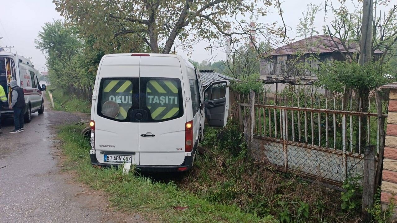 duzcede sabah saatlerinde feci kaza