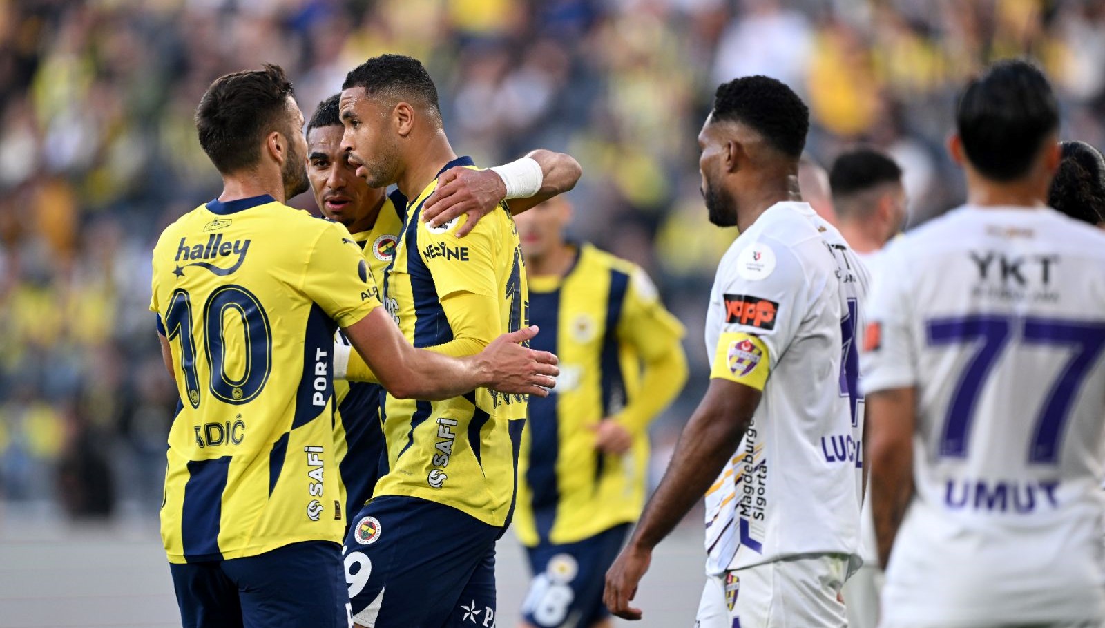 fenerbahce eyupsporu reaksiyonlar esliginde iki golle gecti lQEJDDAe
