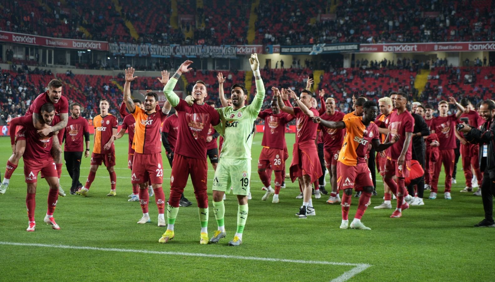 Fernando Muslera, Bülent Korkmaz'ın rekoruna ortak oldu 71 fernando muslera bulent korkmazin rekoruna ortak oldu