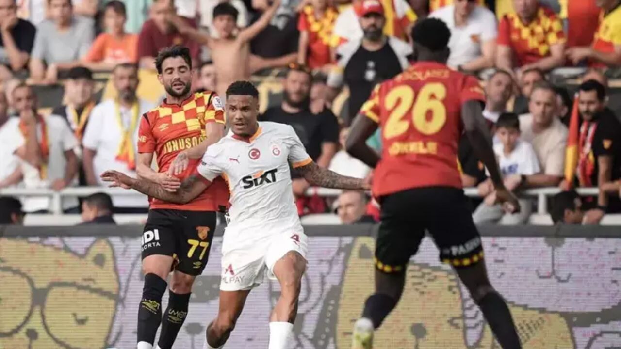 Galatasaray otobüsüne taşlı saldırı! Şampiyonluk sevinci gölgelendi 71 galatasaray otobusune tasli saldiri sampiyonluk sevinci golgelendi SfFNamm3