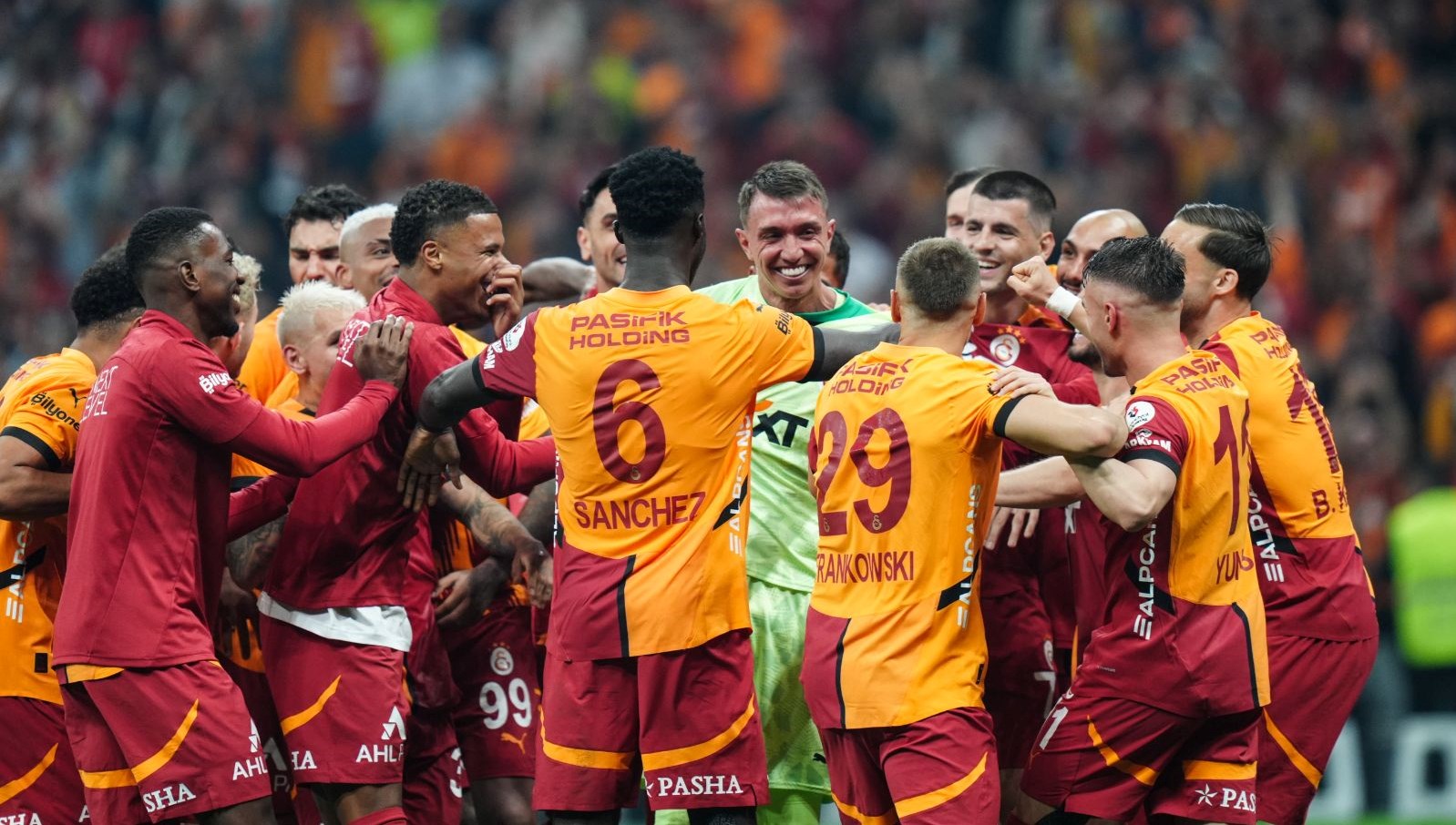 galatasaray son 48 saatte 155 milyon lira ciro yapti iKqTJu83