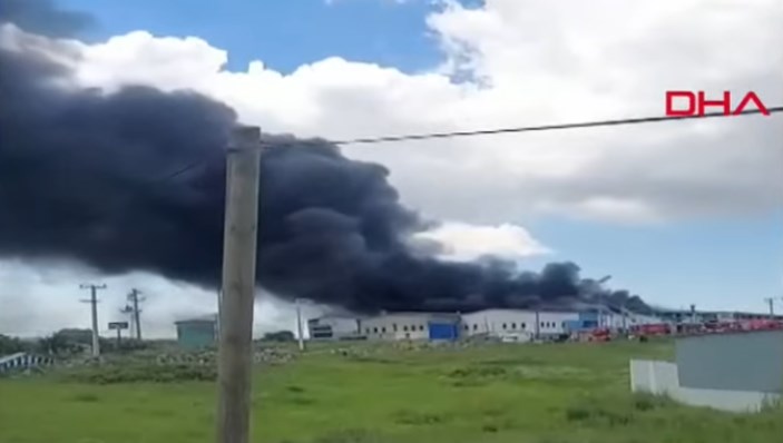 Gebze'de büyük yangın: Dumanlar gökyüzünü kapladı 71 gebzede buyuk yangin dumanlar gokyuzunu kapladi 2mpvNGYp