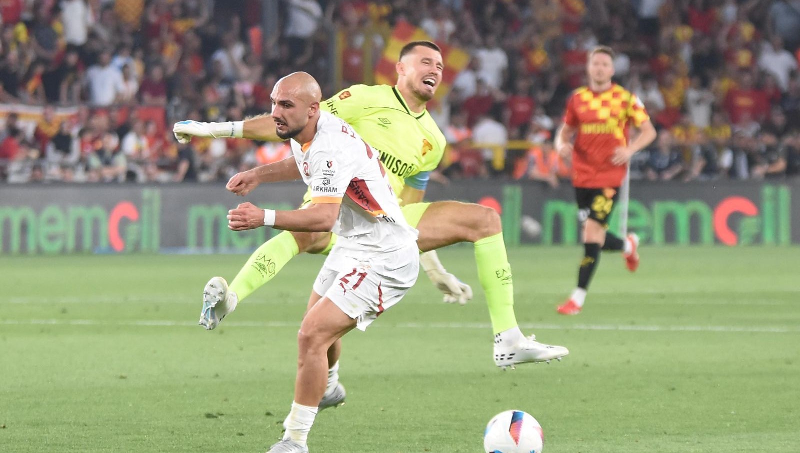 goztepede lis gozden dustu birinci gaye kaleci transferi ZeUgzgvg