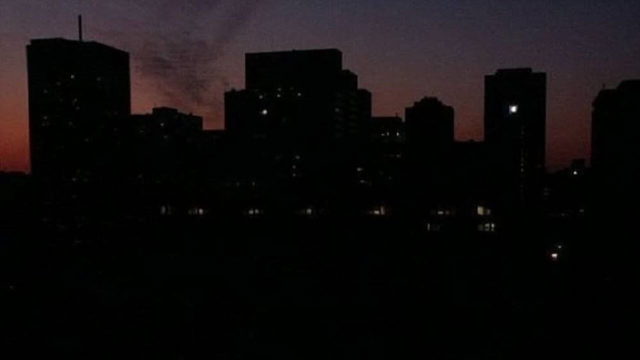 iranda yuzlerce evin elektrigi kesildi OE4VbFkB