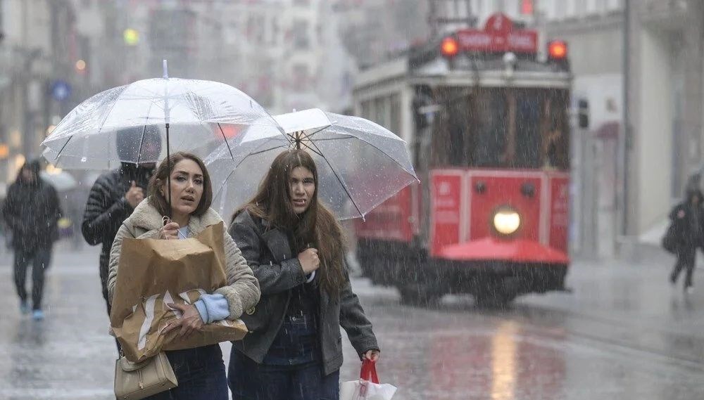 istanbulda bugun ruzgar ve saganak yagisa dikkat