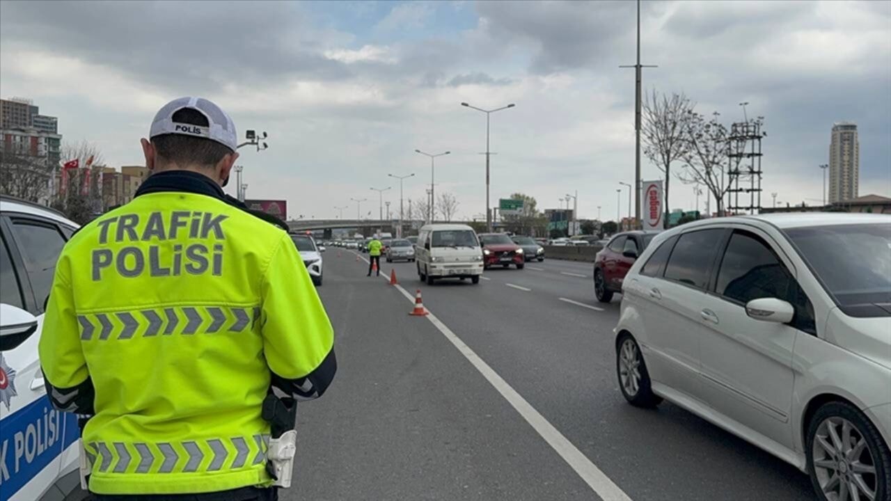 istanbulda yarin bazi yollar trafige kapatilacak