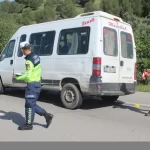 izmirde minibus ve traktor carpisti 1 olu 3 yarali G2vgddaM