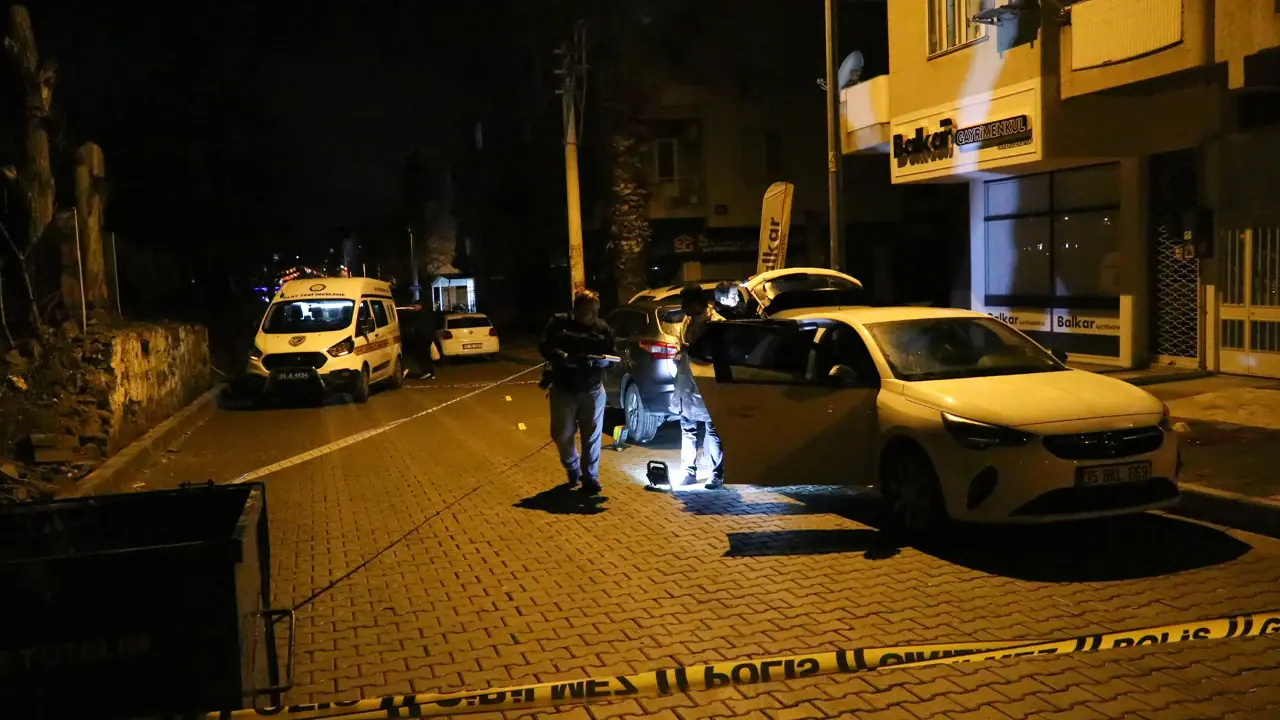 izmirde vahset gecesi 19 yasindaki genc kiz olduruldu